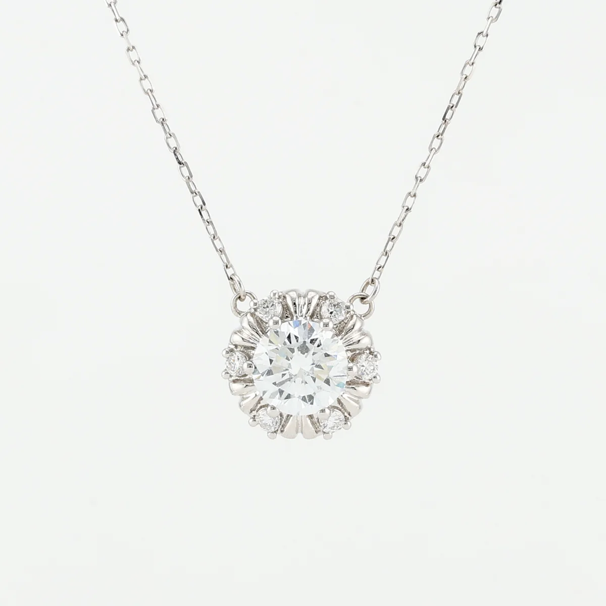 [NN101] : Round Halo Claw Setting